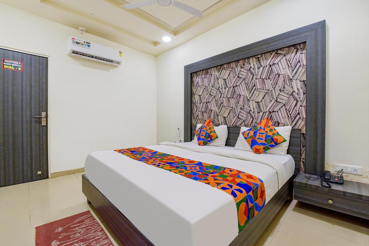 Fabexpress Pearl Villa Ahmedabad Buitenkant foto